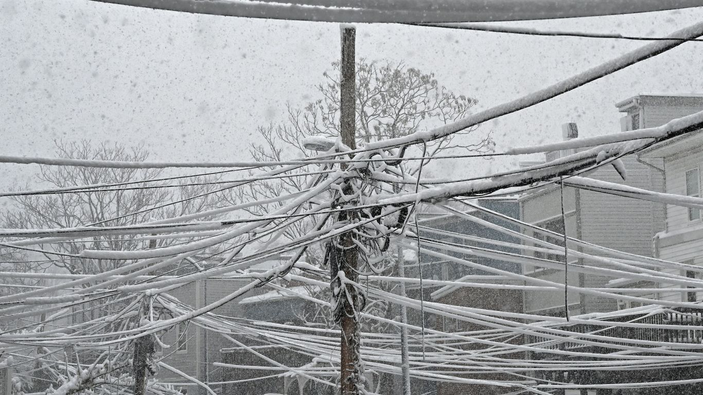  Tacoma, Washington, substation attacks knock out power to thousands 