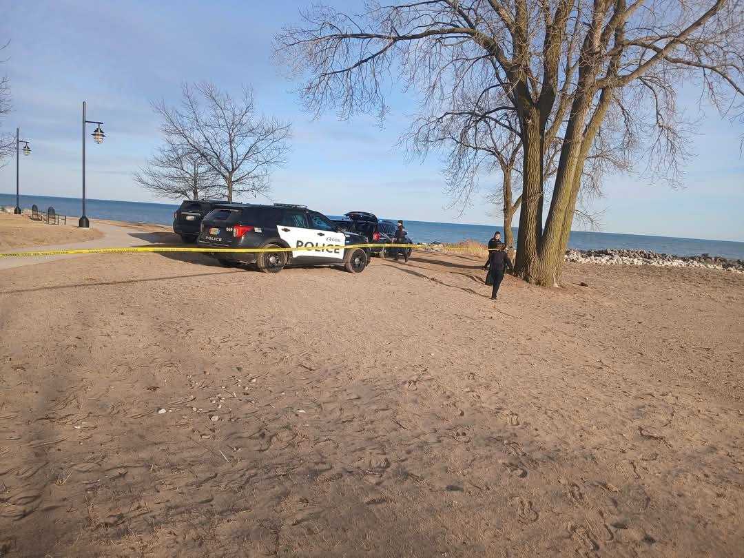  Woman's body found in Kenosha park Sunday 