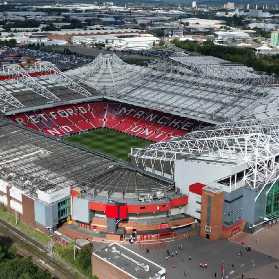  Manchester United to Build 100,000-Seat Stadium 