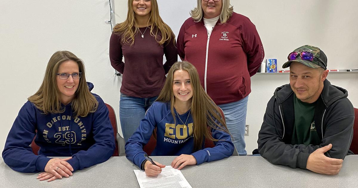  Jacaway inks to play soccer at EOU 