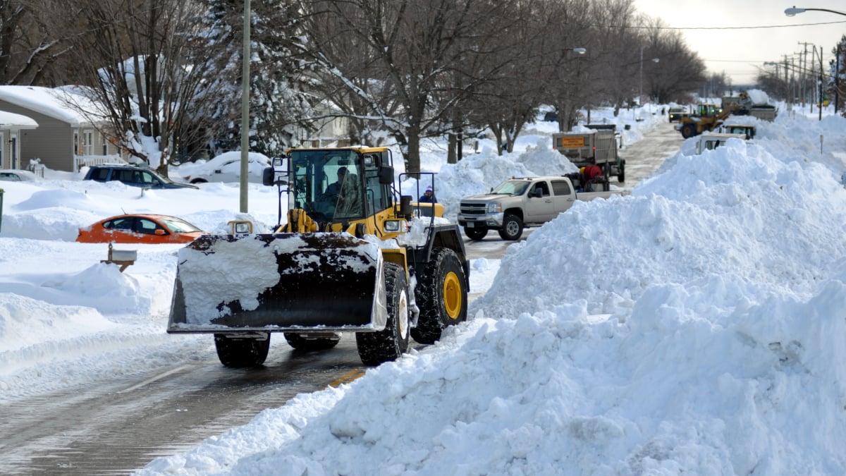  Blizzard webcams show America adapting to the devastating cold and snowfall 