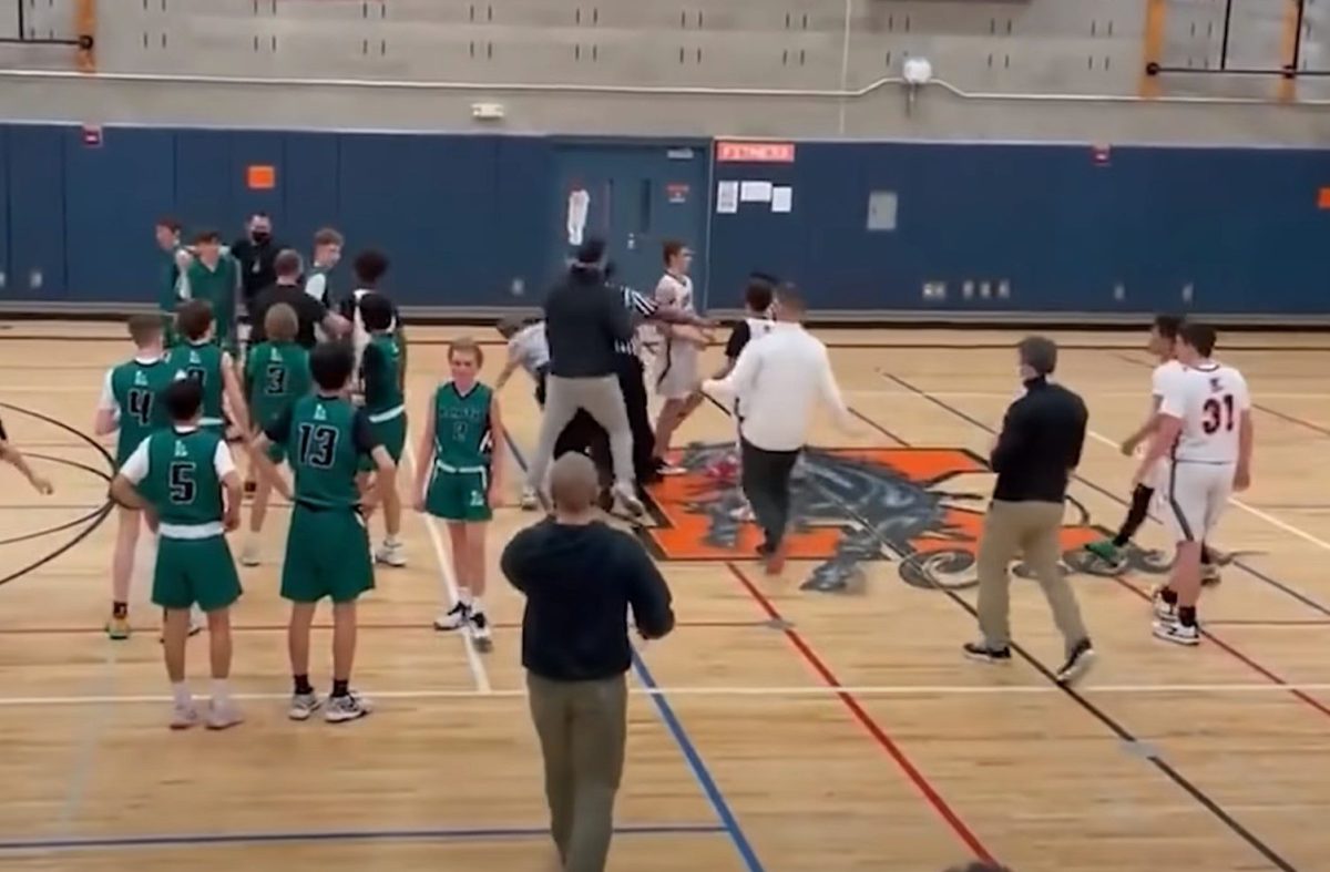   
																Scumbag Dad Runs Onto The Court & Railroads 72-Year-Old Referee During Middle School Basketball Game 
															 