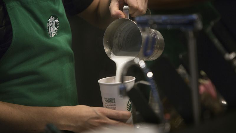  Starbucks union organizers wanted credit-card tipping. Now they’re being left out 