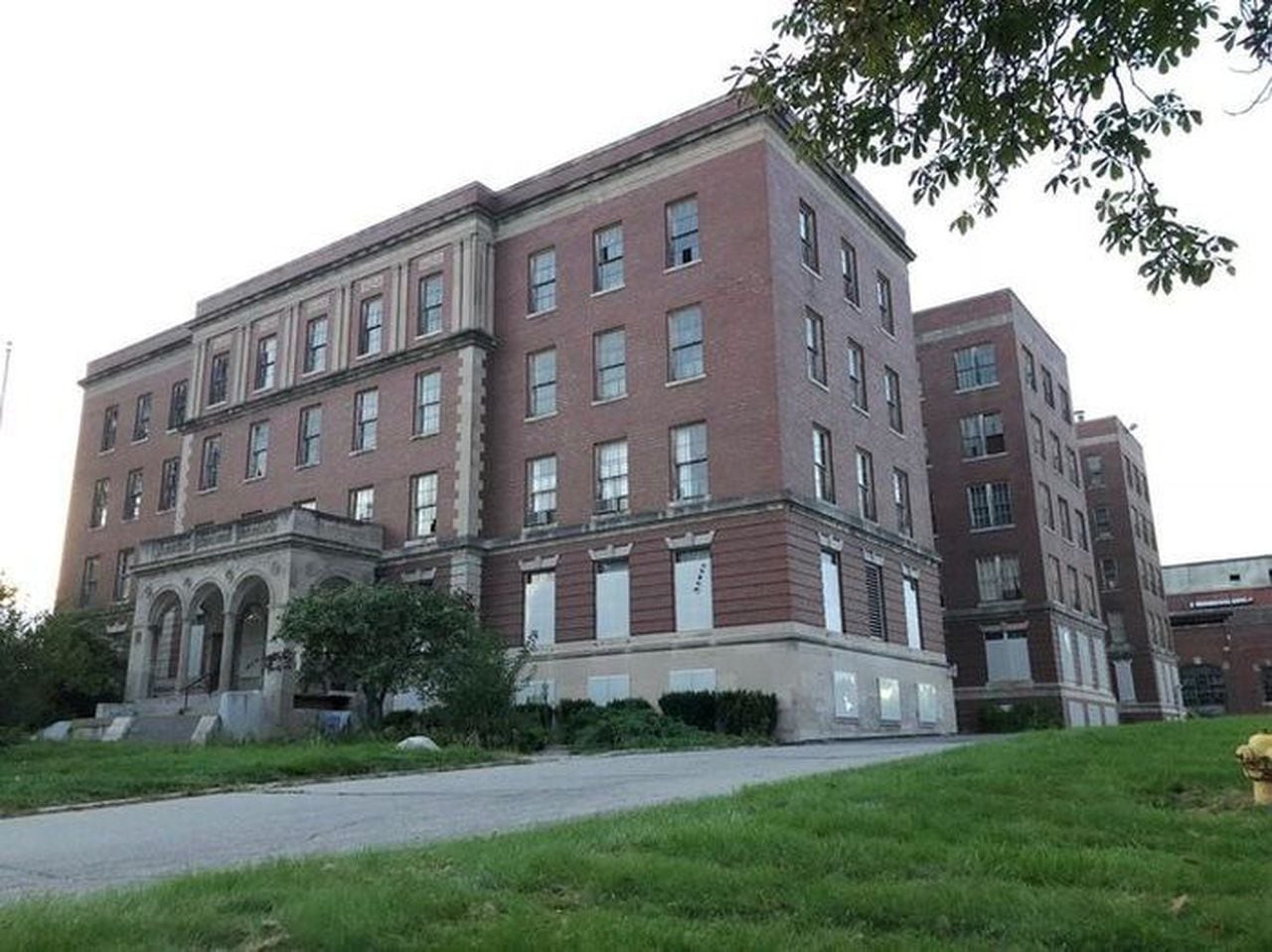  Abandoned Eloise Asylum to get $4M renovation into hotel, restaurant, haunted attraction 