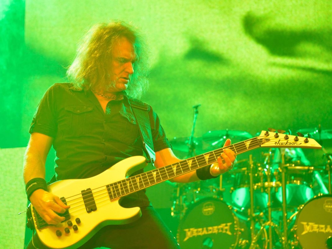  Watch: David Ellefson teams up with Megadeth tribute band for a New Year’s Eve jam 