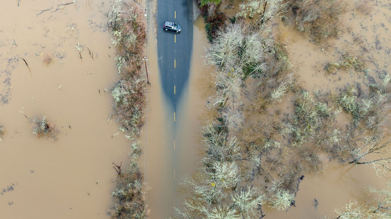  Photos: California storm slams state with strong winds, heavy rains 