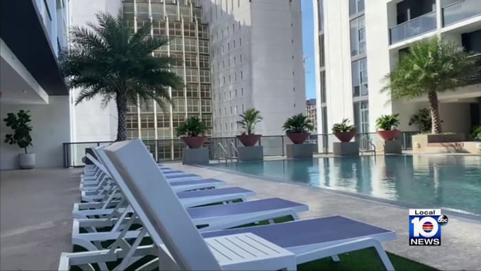  Downtown Miami condo residents upset over yelling from inmates at adjacent jail 