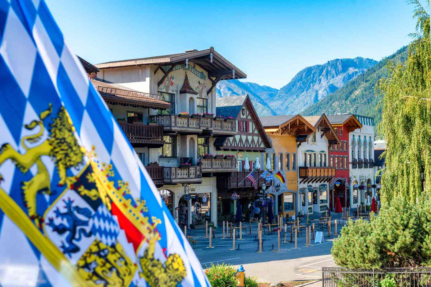  This Resort in Washington State's Little German Town Has Tree House-style Cabins, Stunning Mountain Views, and Cozy Fire Pits 