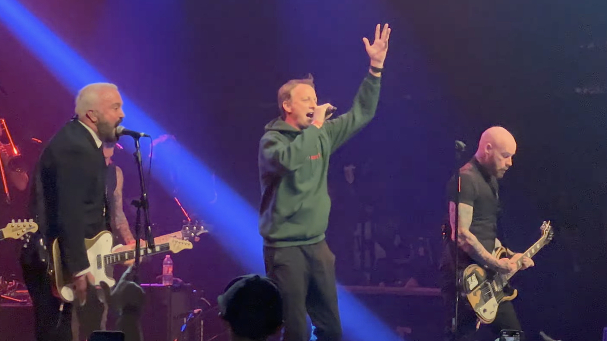  Tony Hawk Joins Goldfinger On-Stage to Sing 