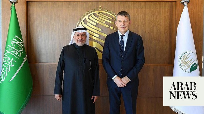  KSrelief chief meets with UNRWA commissioner-general 