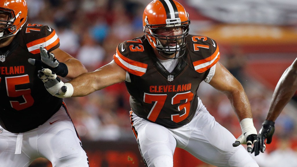  WATCH: Offensive line experts flood social media with clips of Joe Thomas' dominance 