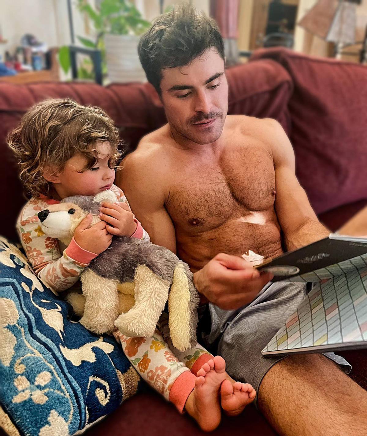  Zac Efron shares photo of him with his 'valentine': His 3-year-old sister 