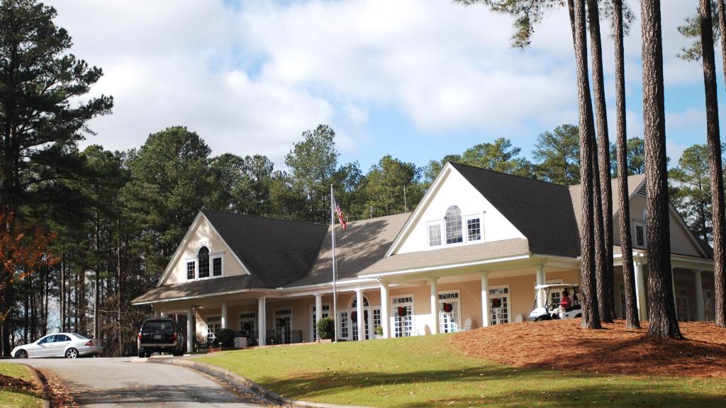   
																Augusta-area golf course could be on last legs after revision to property plan 
															 