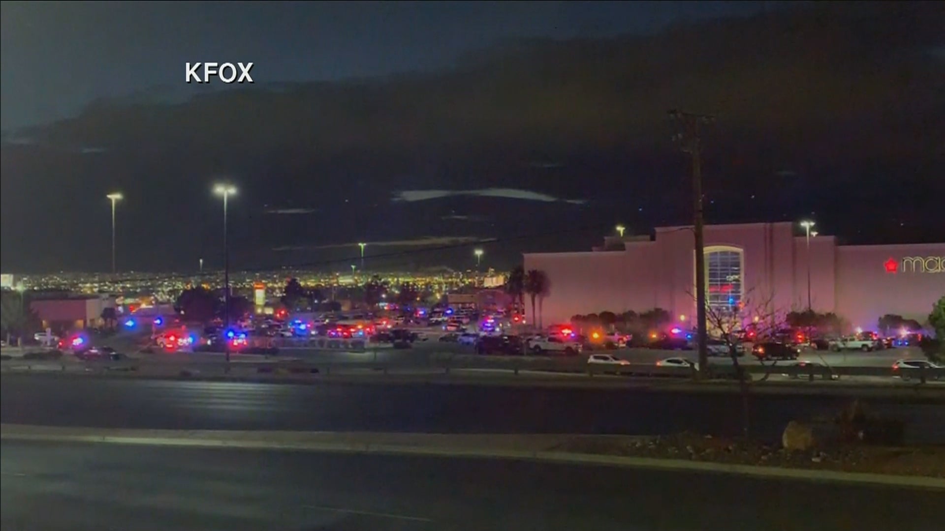  1 dead, 3 injured in shooting at shopping mall in El Paso, Texas 