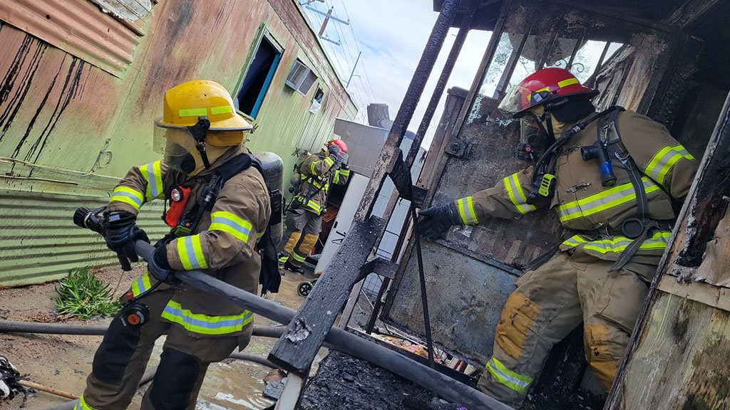 Lower valley mobile home fire knocked out, El Paso Fire says not injuries reported 