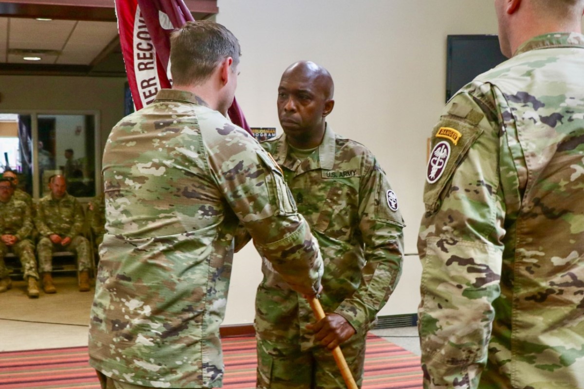  Fort Campbell Soldier Recovery Unit welcomes new command sergeant major 