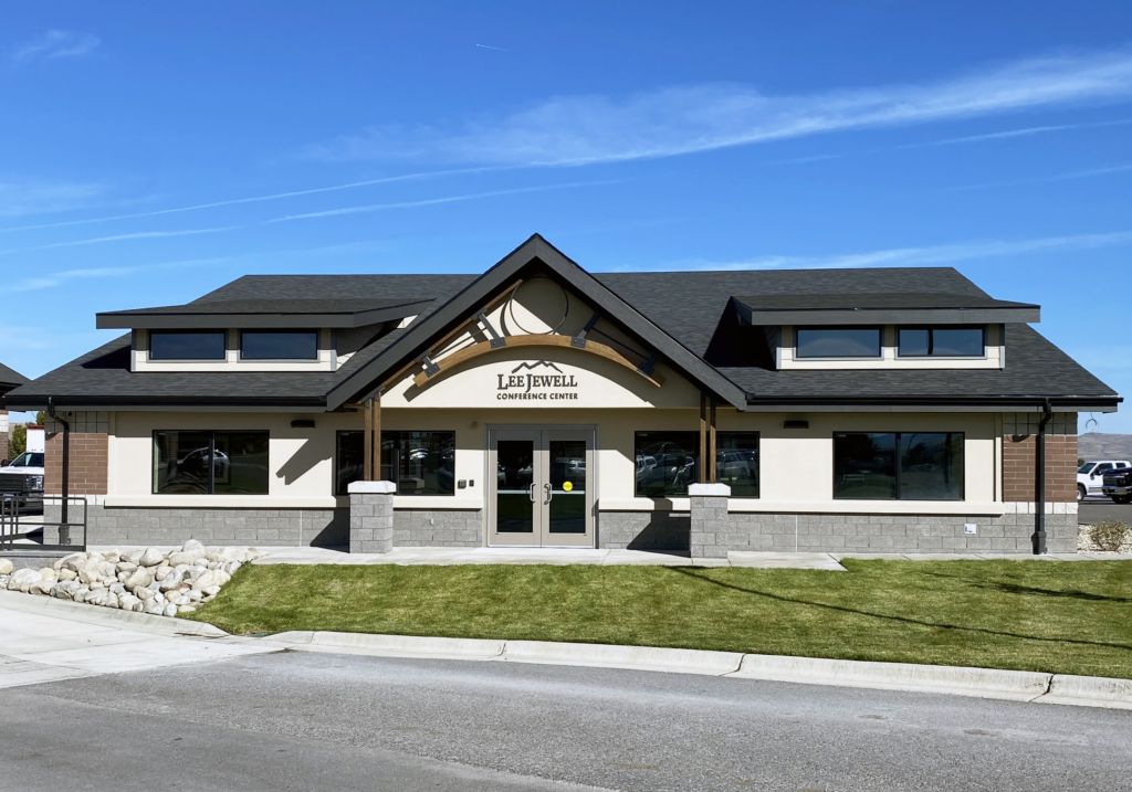  The Neenan Company Completes Four Health Care Projects Throughout Western U.S. 