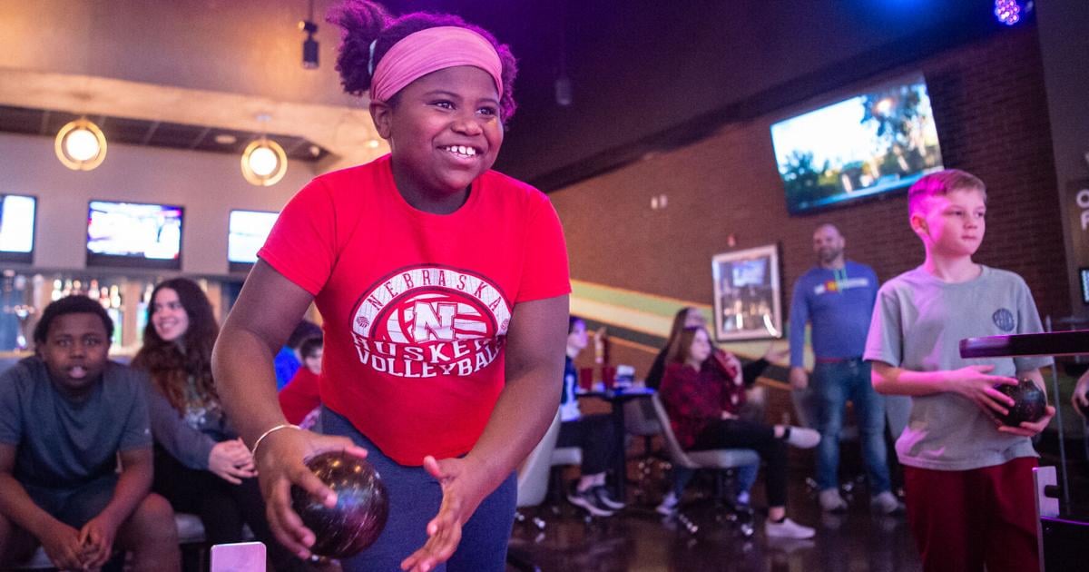  Miniature bowling alley & bar opens location in southeast Lincoln 