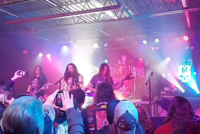  Watch: Former MEGADETH Members CHUCK BEHLER, DAVID ELLEFSON And JEFF YOUNG Perform Together For First Time In 35 Years 