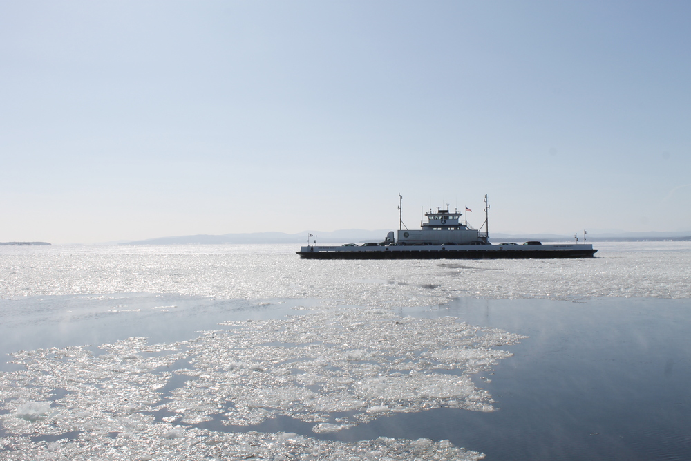  When the route is frozen, Plattsburgh ferries break through 