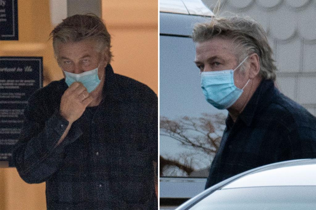 Alec Baldwin ditches beard and shops in Vermont amid ‘Rust’ shooting investigation 