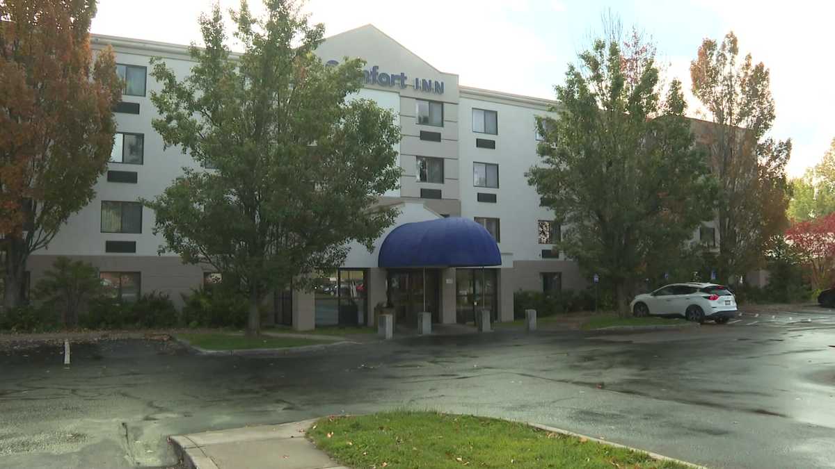   
																Massachusetts man shot in face in Vermont hotel shooting 
															 
