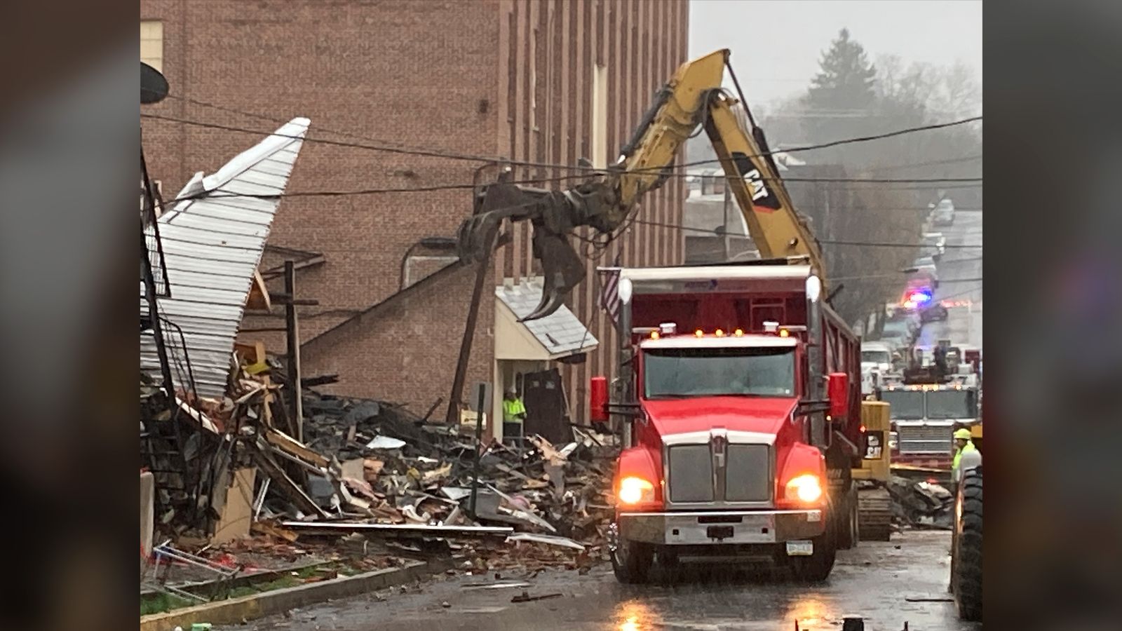  Death toll rises in Pennsylvania chocolate factory explosion 