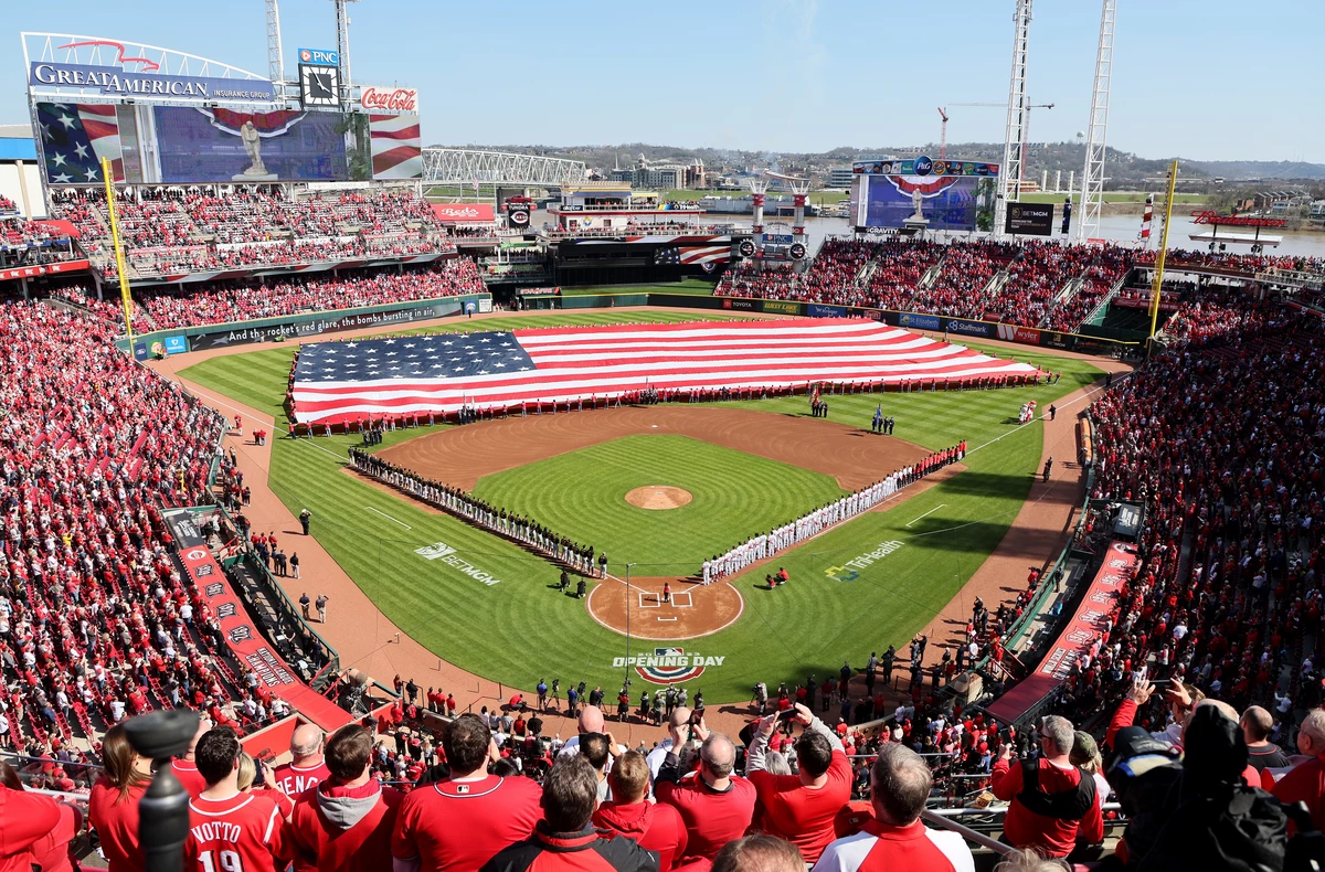  Cardinals Pitcher Adam Wainwright Delivers The National Anthem 