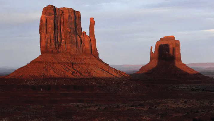  Briefs: Monument Valley buttes display sunset spectacle 