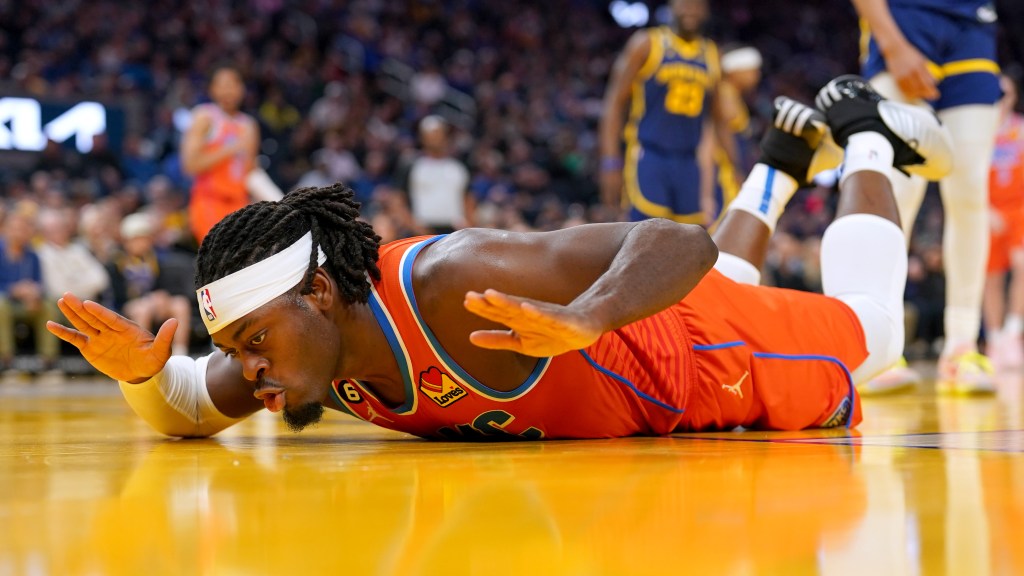  PHOTOS: Best images from the Thunder's 136-125 loss to the Warriors 