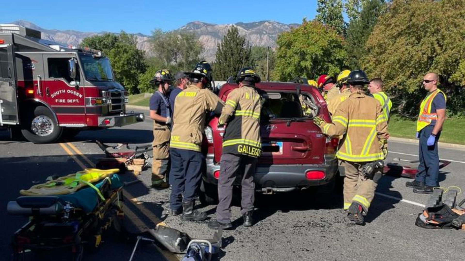  South Ogden crash requires extrication, sends 1 to hospital with serious injuries 
