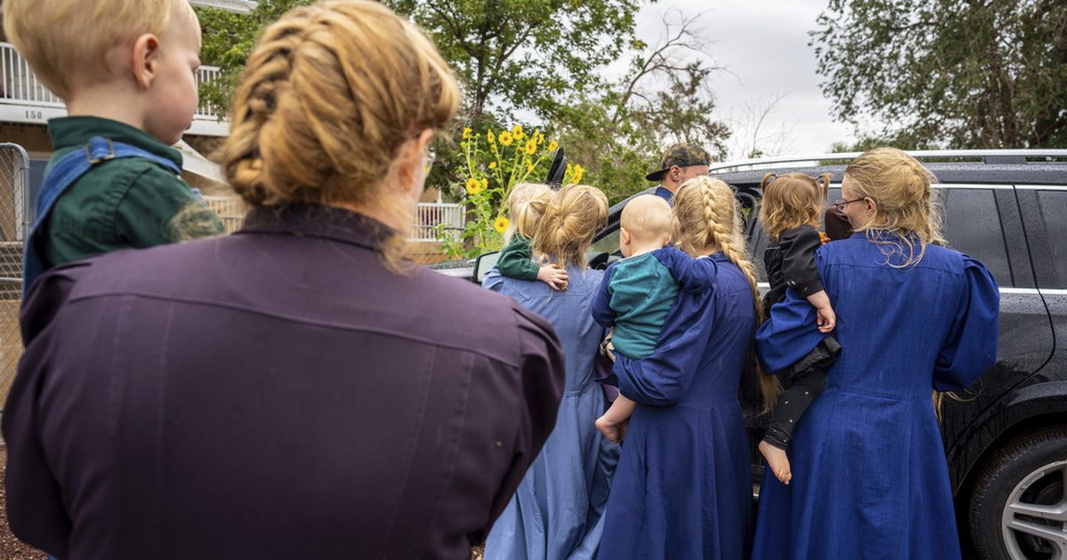  Woman tied to Arizona polygamous leader accused of threats 