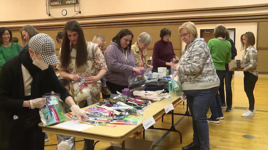  Fruit Heights women prepare hundreds of hygiene kits for Ukrainian refugees 