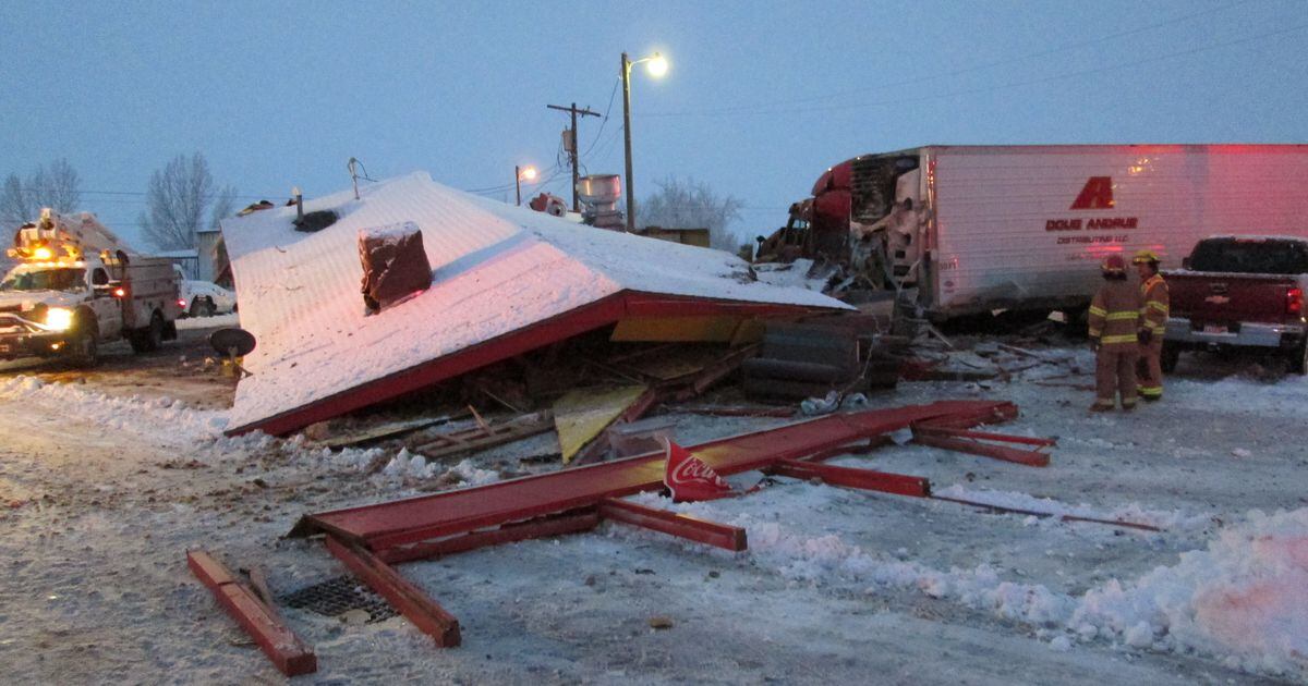  A semi-truck crashed into a Carbon County restaurant, causing minor injuries 