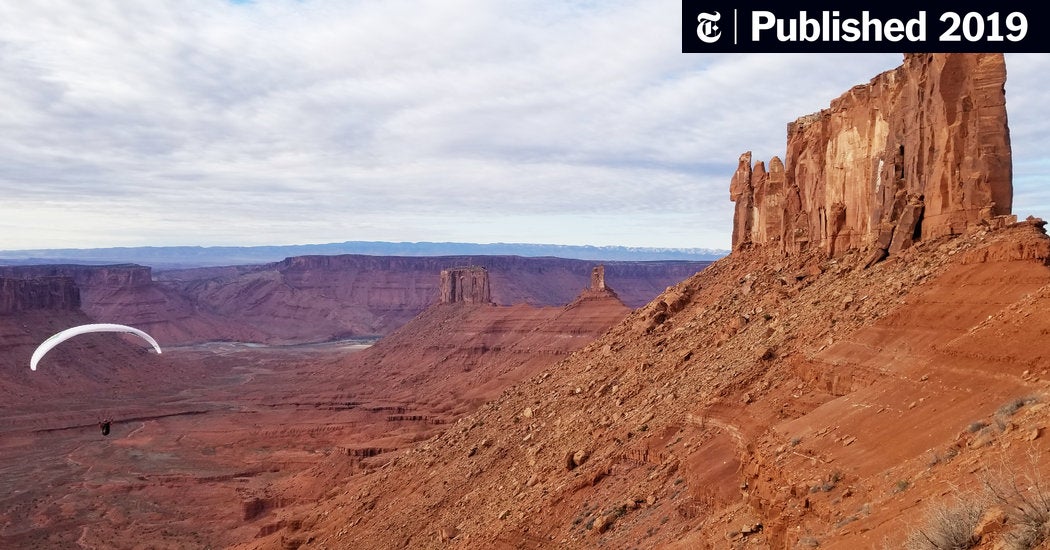  Taking the Pulse of a Sandstone Tower in Utah 