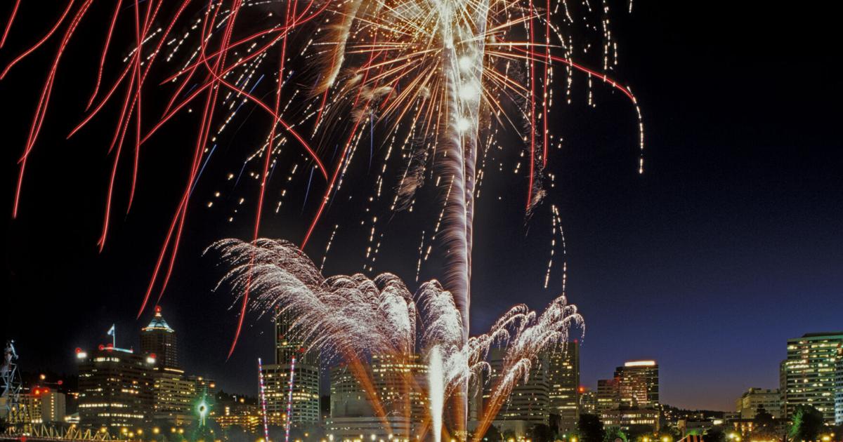  Celebrating milestone, Western Fireworks lights up Rose Festival sky 