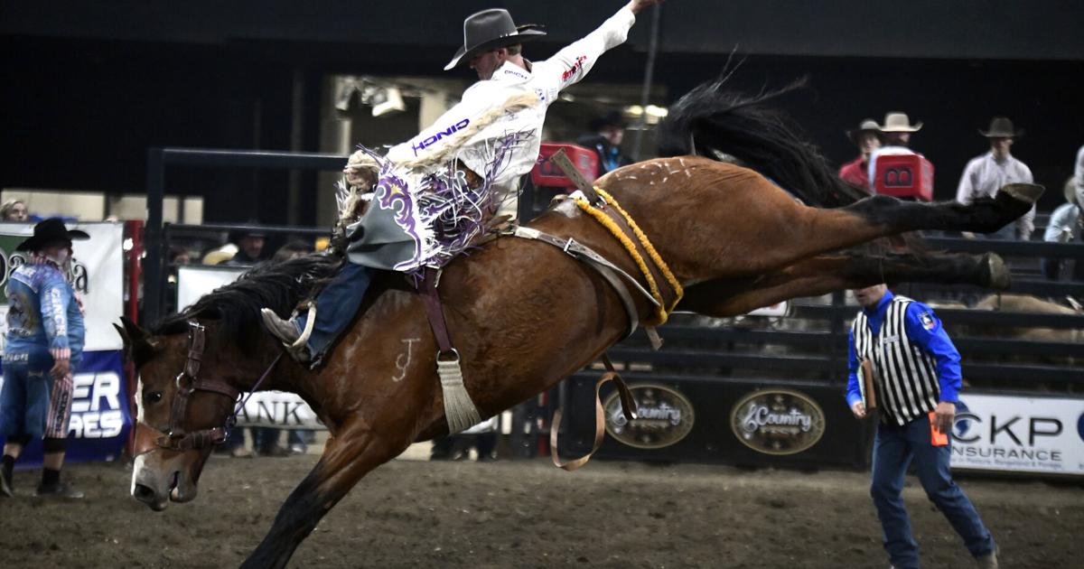  Shadbolt stays sharp claims saddle bronc win at Bucking Battle 