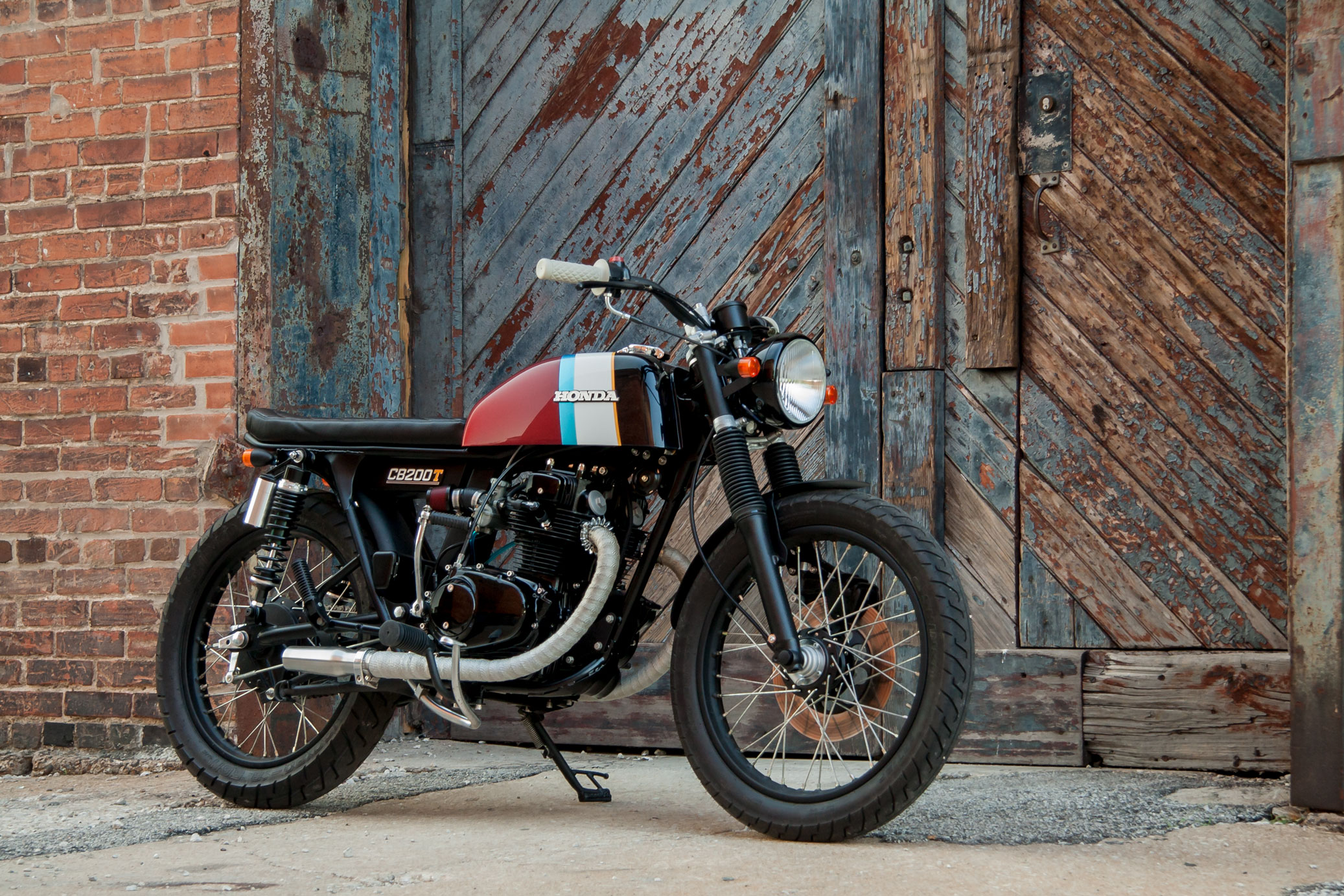  Custom-Built 1975 Honda CB200T Is What Perfection on Two Wheels Looks Like 
