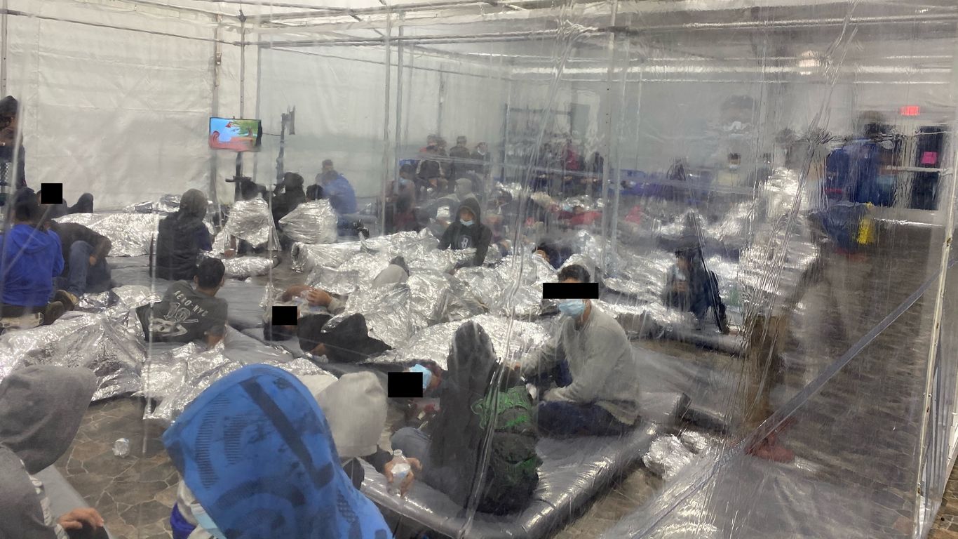  Scoop: Inside a crowded border patrol tent in Donna, Texas 