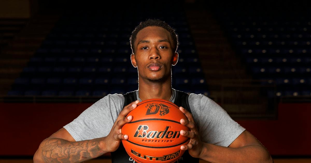   
																Duncanville five-star forward Ron Holland commits to Texas 
															 