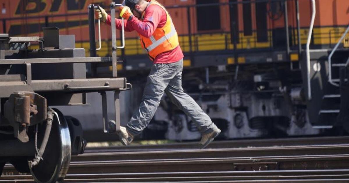  Texas union leaders say tentative rail industry agreement shows strength of banding together 