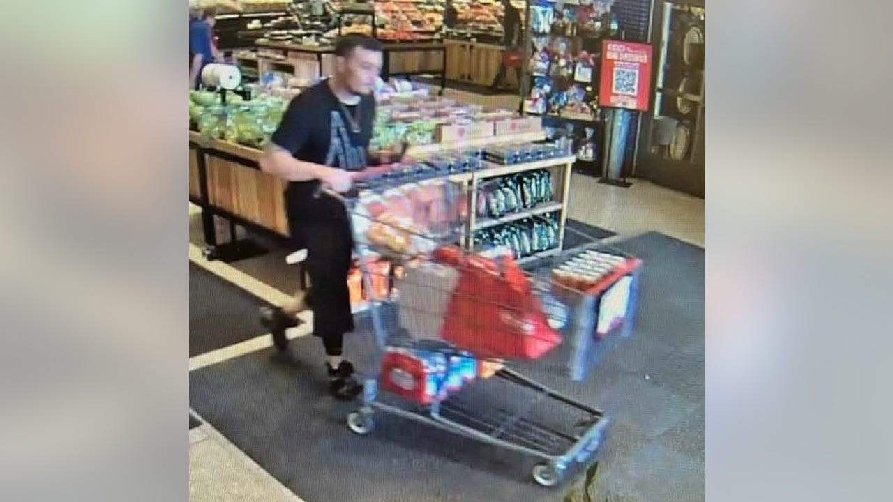  Lakeway police looking for man accused of shoplifting 