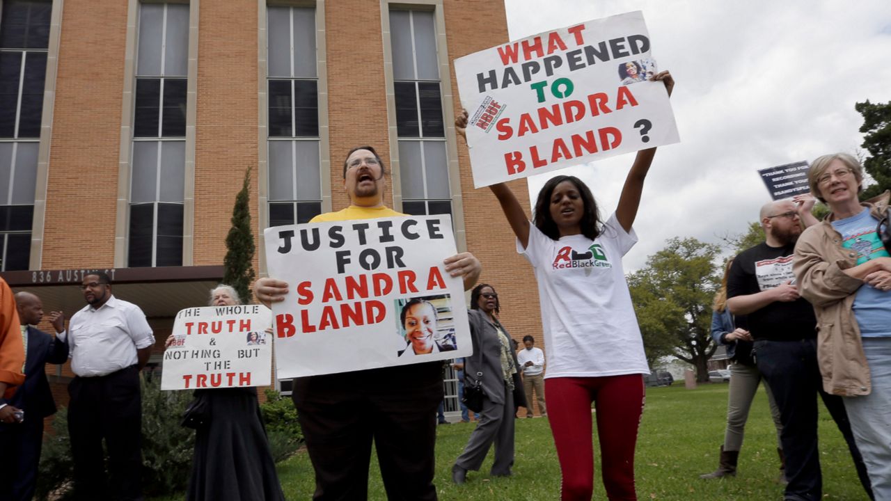  Remembering Sandra Bland 7 years after her death in a Texas jail 