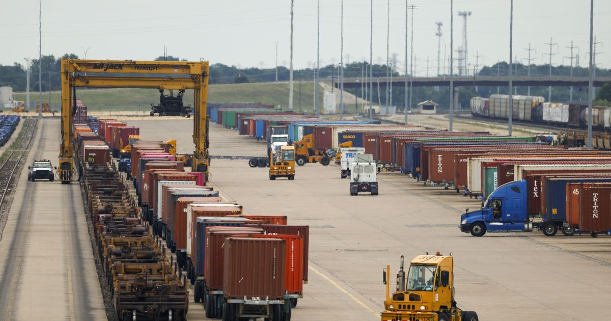  County weighs merits of a government for southern Dallas’ inland port 