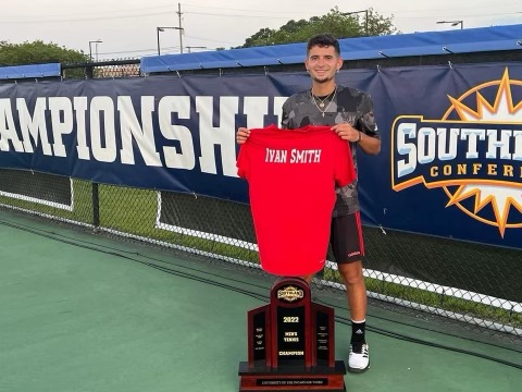   
																College Tennis Star From San Diego Severes Spine in Texas Car Crash 
															 