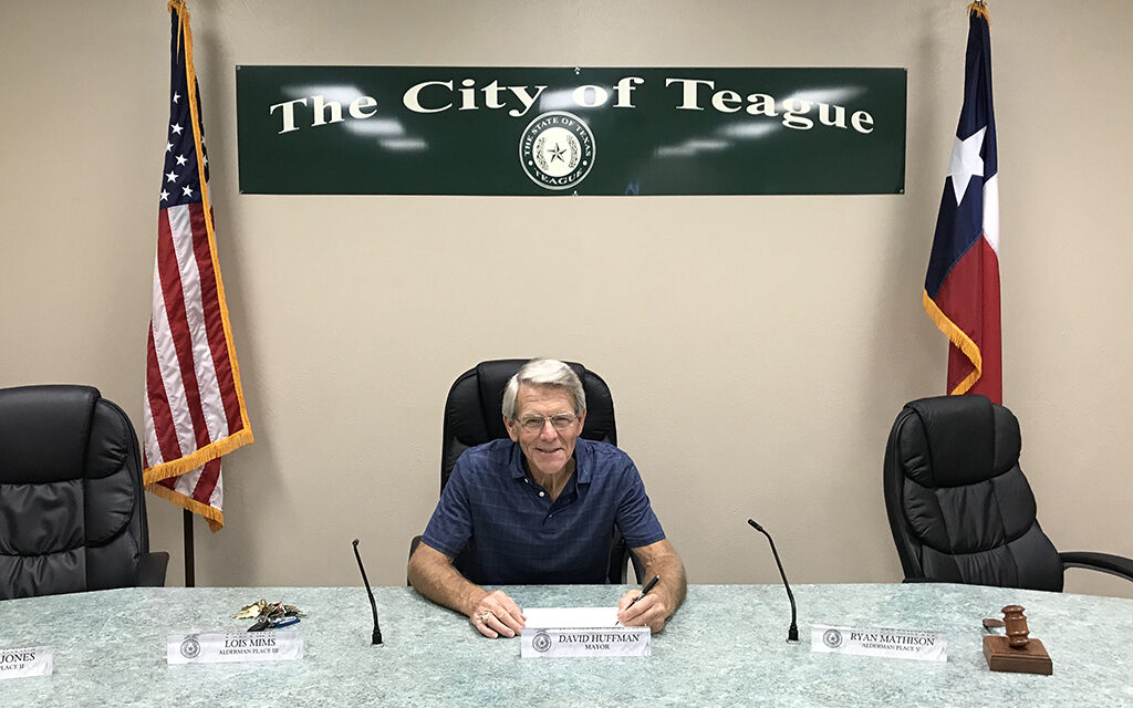  Teague Mayor Proclaims Teague Lions Varsity Football Day 