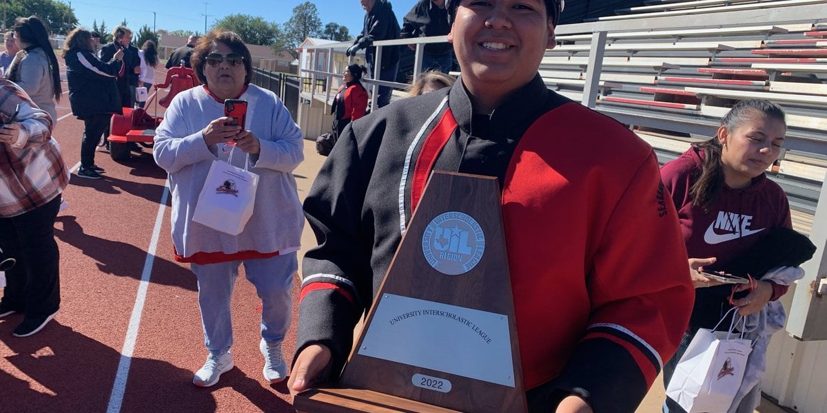  Days after bus crash, Seagraves Band advances to Area competition 