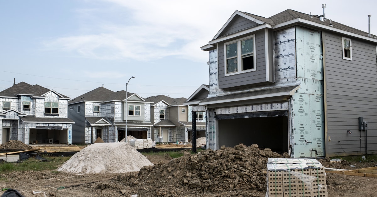  Homebuilders say U.S. is in a ‘housing recession’ as sentiment turns negative 