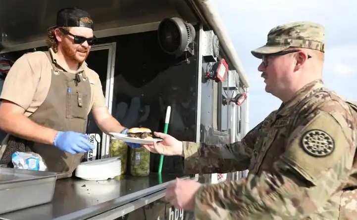  Community partnership treats Fort Hood troops with BBQ, concert 