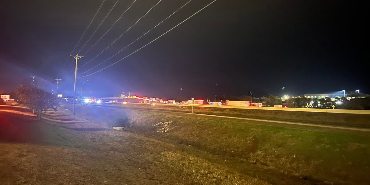  Texas DPS: Two Uvalde children pronounced dead in chain-collision wreck on I-35 near Troy 